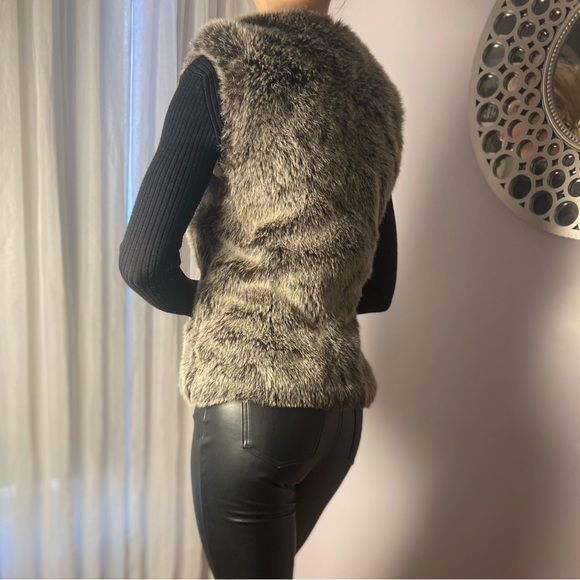 Faux Fur Vest - Picture 4 of 7